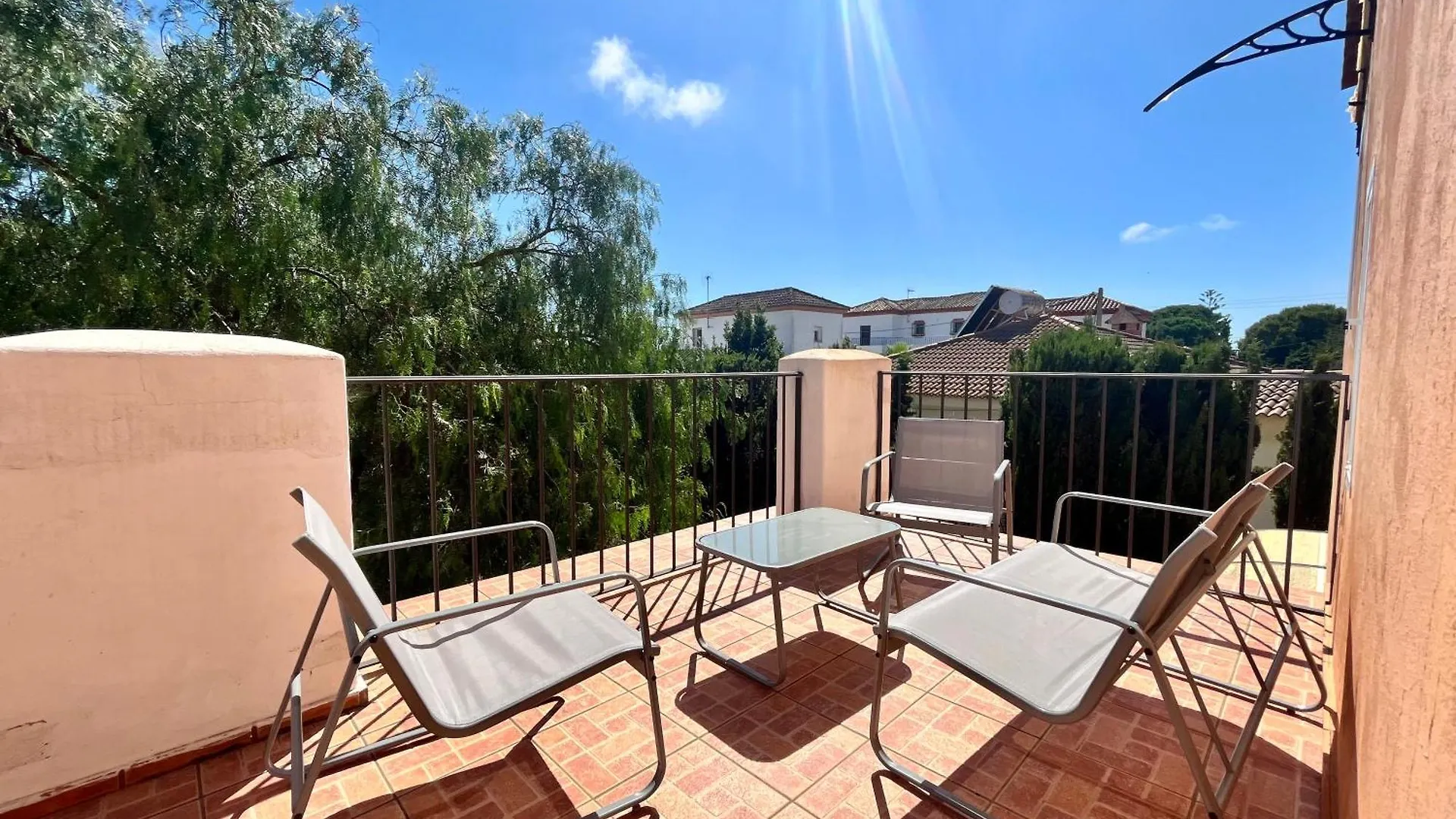 Guest house House Of Happiness Hotel El Puerto de Santa Maria